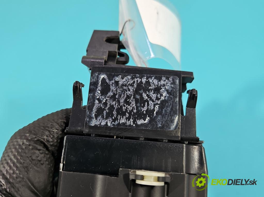 Vw Touran I 2003-2015 1.9 tdi 105 hp manual 77 kW 1896 cm3 5- palubní deska panel topení