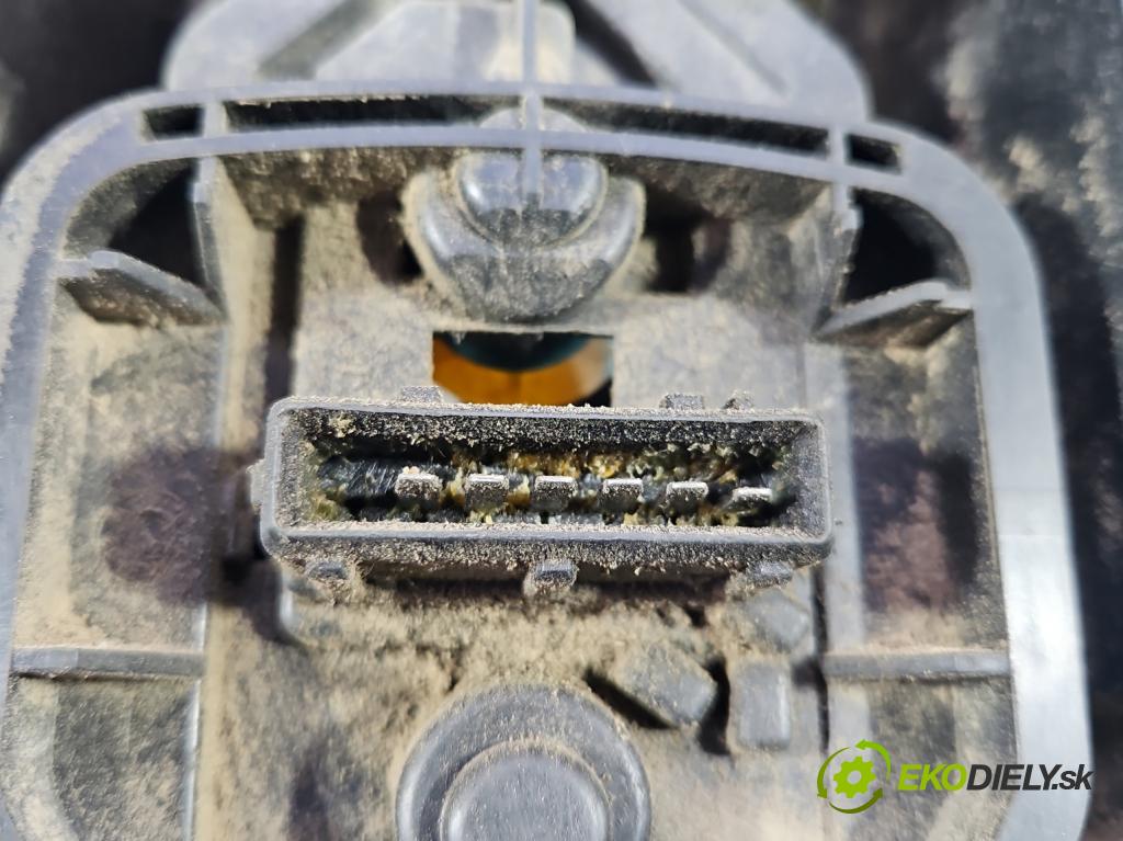 Peugeot Partner I 1996-2008 1.6 hdi 75 hp manual 55.2 kW 1560 cm3 5- světlo zadní levé 0283402824 (Klika dveří ostatní)