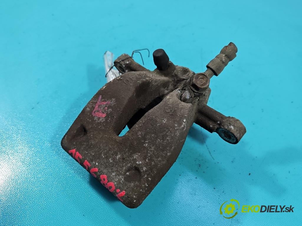 Toyota Corolla Verso II 2004-2009 1.8 vvti 129 HP manual 95 kW 1794 cm3 5- brzdič zadné pravý  (Kľučka dverí ostatné)