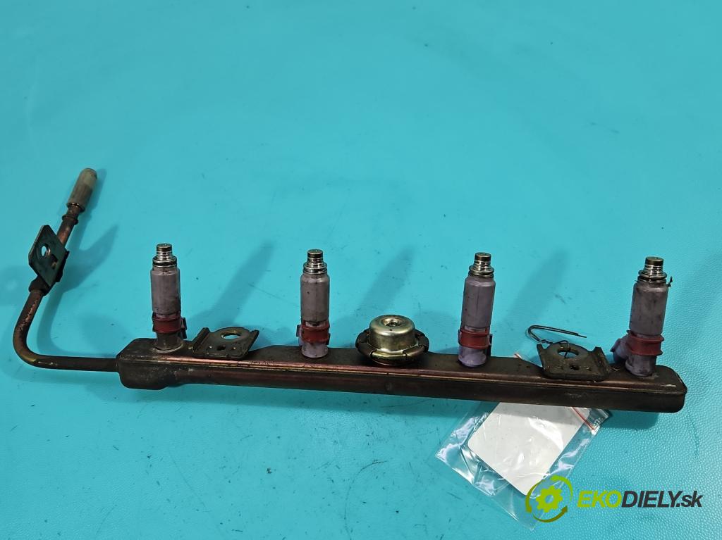 Toyota Corolla Verso II 2004-2009 1.8 vvti 129 HP manual 95 kW 1794 cm3 5- vstrek 23250-22100 (Vstrekovač paliva)