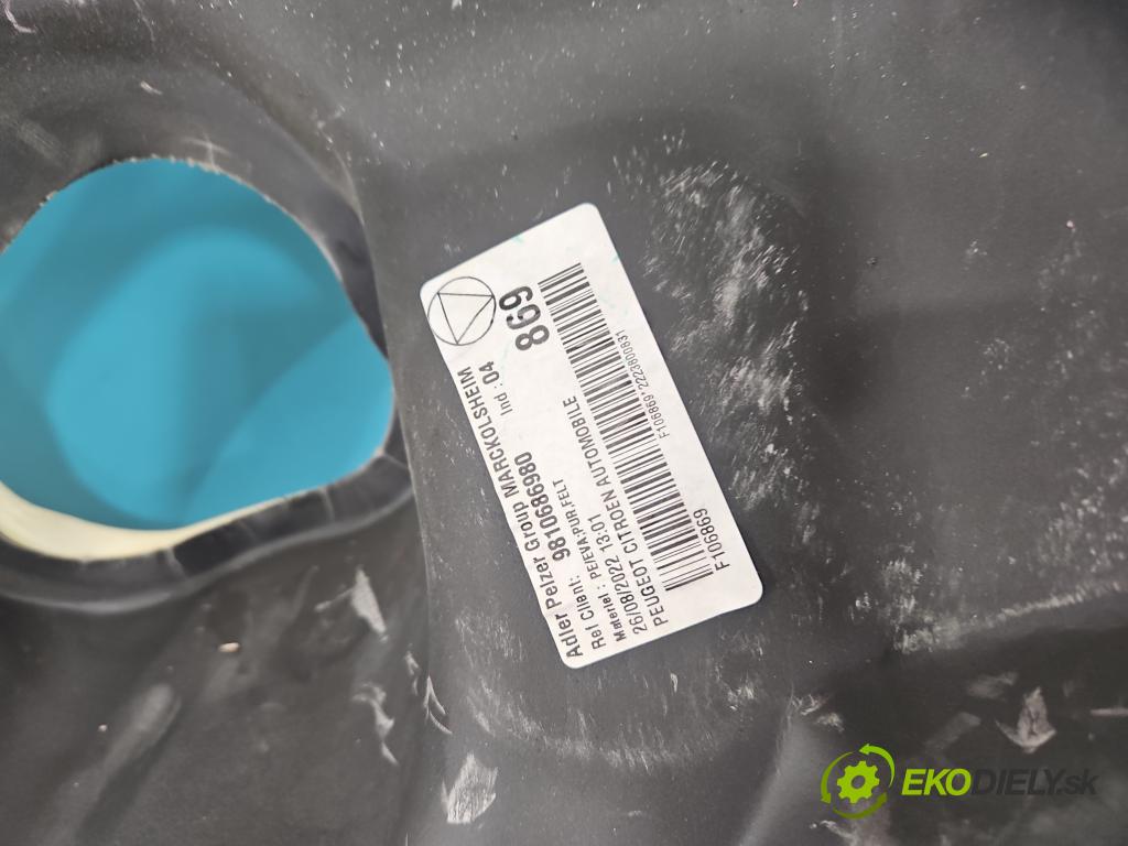 Peugeot 3008 II 2016-2023 1.5 hdi 131 HP automatic 96 kW 1499 cm3 5- koberec do auta ostatné 9810686980