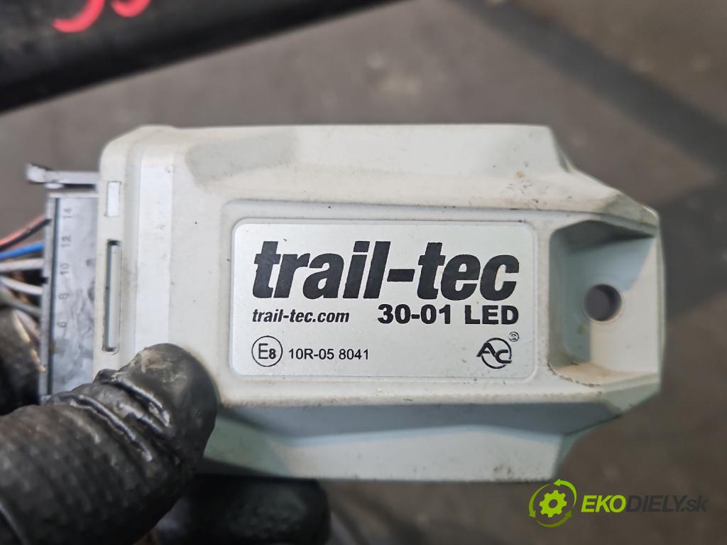 Vw Passat B6 2005-2010 2.0 tdi 170 HP automatic 125 kW 1968 cm3 4- Hák: vlečení:  (Ťažné zariadenie)