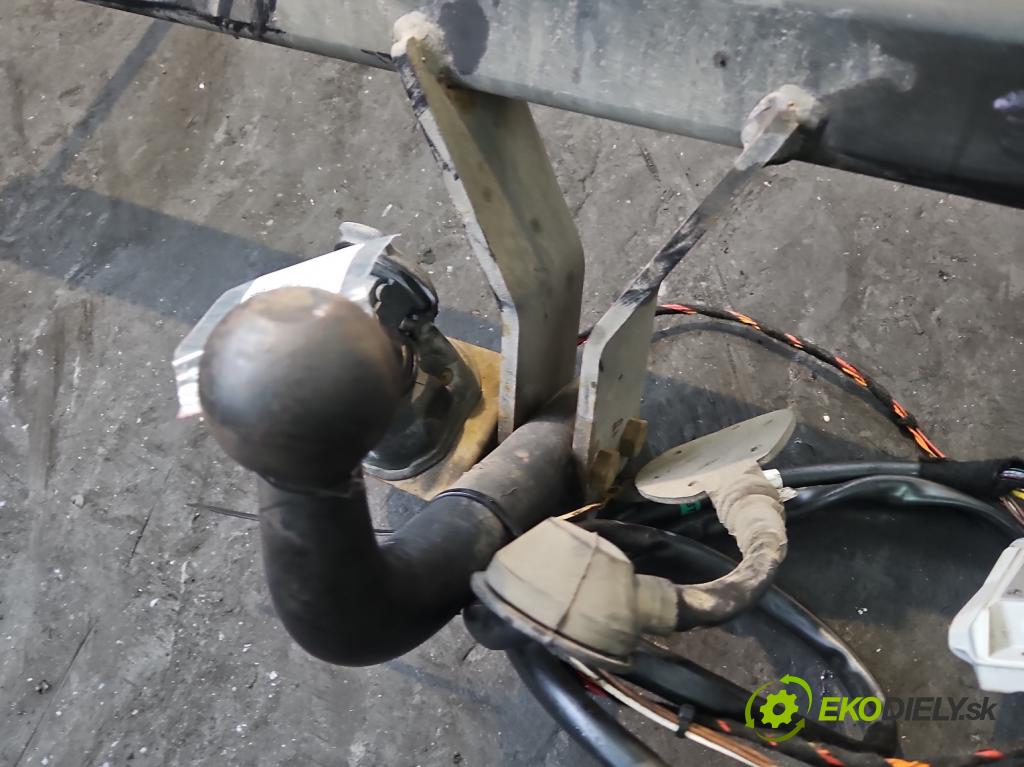 Vw Passat B6 2005-2010 2.0 tdi 170 HP automatic 125 kW 1968 cm3 4- Hák: vlečení:  (Ťažné zariadenie)