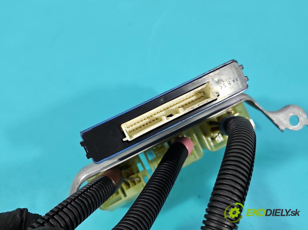 Toyota Corolla Verso II 2004-2009 1.8 vvti 129 HP manual 95 kW 1794 cm3 5- riadiaca jednotka motora 89661-0F030