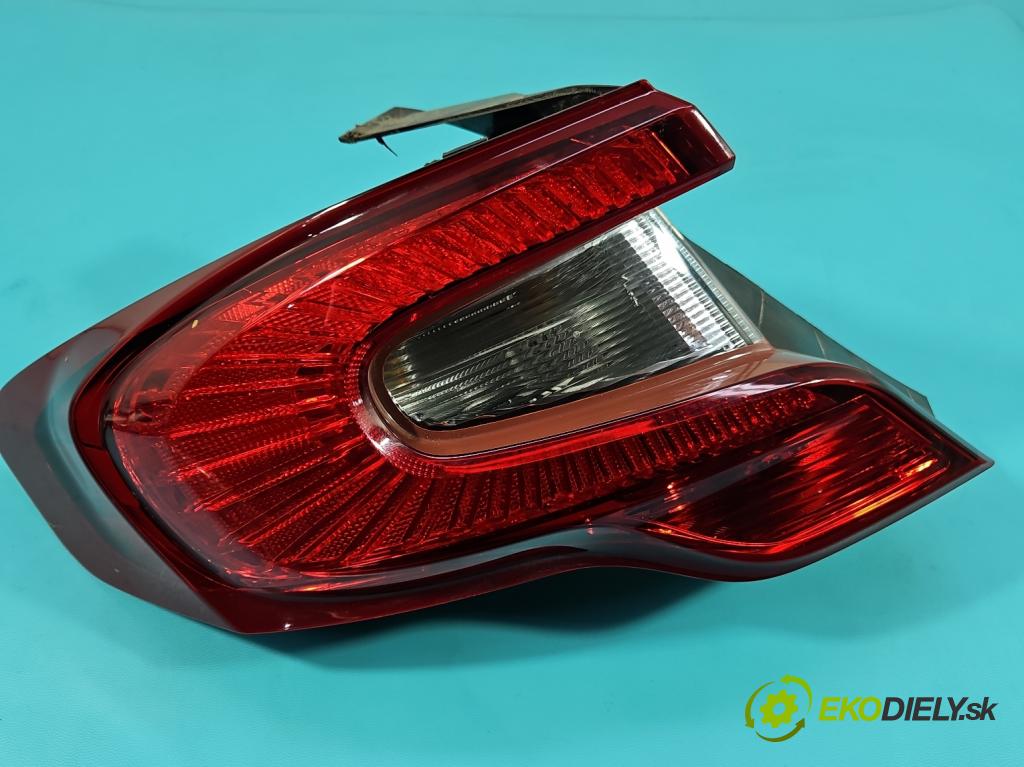 Fiat Tipo II 2015- 1.4 16V 95 HP manual 70 kW 1368 cm3 4- svetlo / reflektor zadné ľavé 521029670 (Kľučka dverí ostatné)