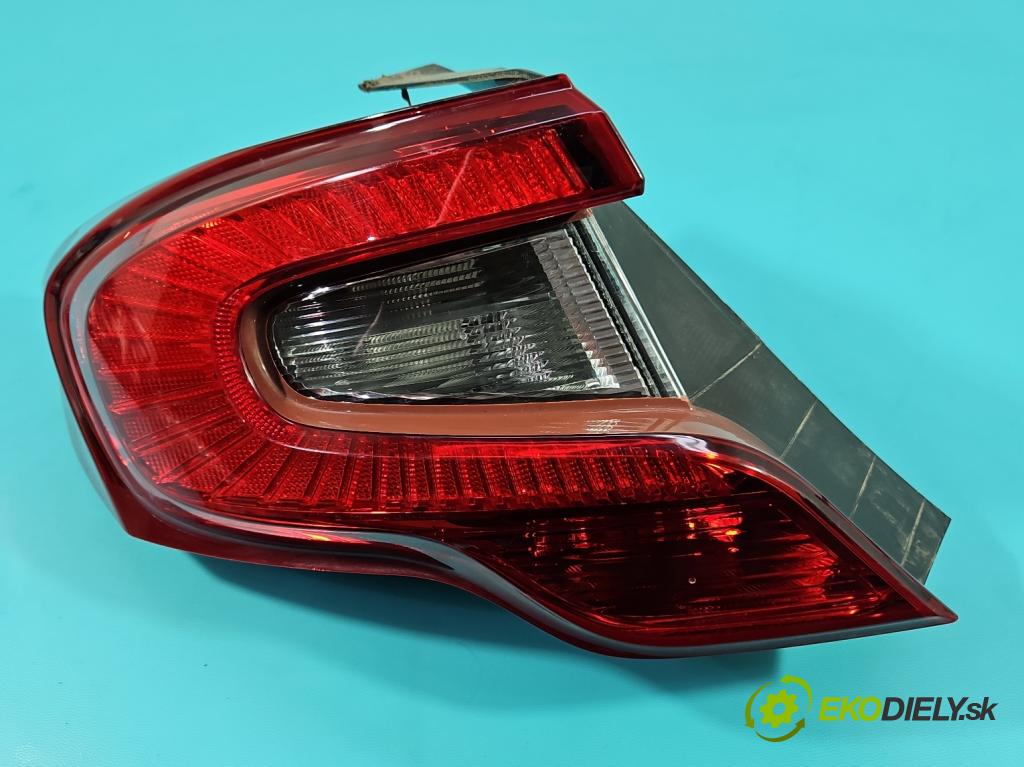 Fiat Tipo II 2015- 1.4 16V 95 HP manual 70 kW 1368 cm3 4- svetlo / reflektor zadné ľavé 521029670 (Kľučka dverí ostatné)