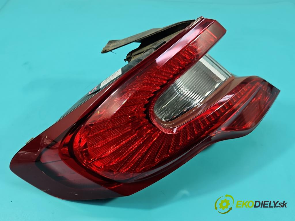 Fiat Tipo II 2015- 1.4 16V 95 HP manual 70 kW 1368 cm3 4- svetlo / reflektor zadné ľavé 521029670 (Kľučka dverí ostatné)