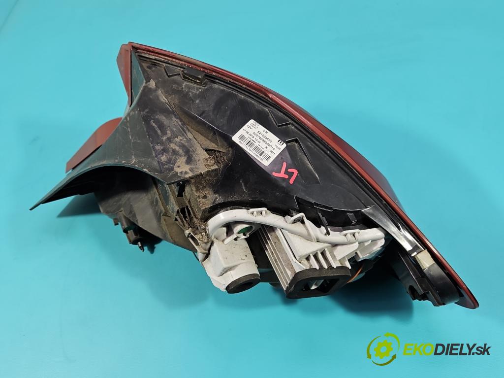 Fiat Tipo II 2015- 1.4 16V 95 HP manual 70 kW 1368 cm3 4- svetlo / reflektor zadné ľavé 521029670 (Kľučka dverí ostatné)