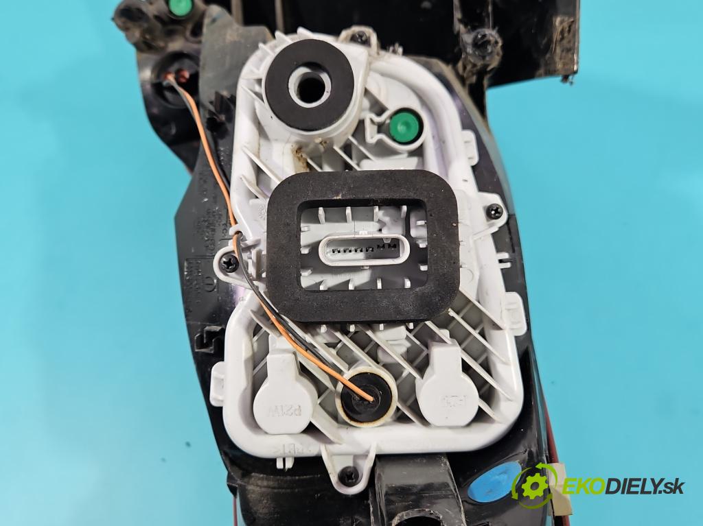 Fiat Tipo II 2015- 1.4 16V 95 HP manual 70 kW 1368 cm3 4- svetlo / reflektor zadné ľavé 521029670 (Kľučka dverí ostatné)