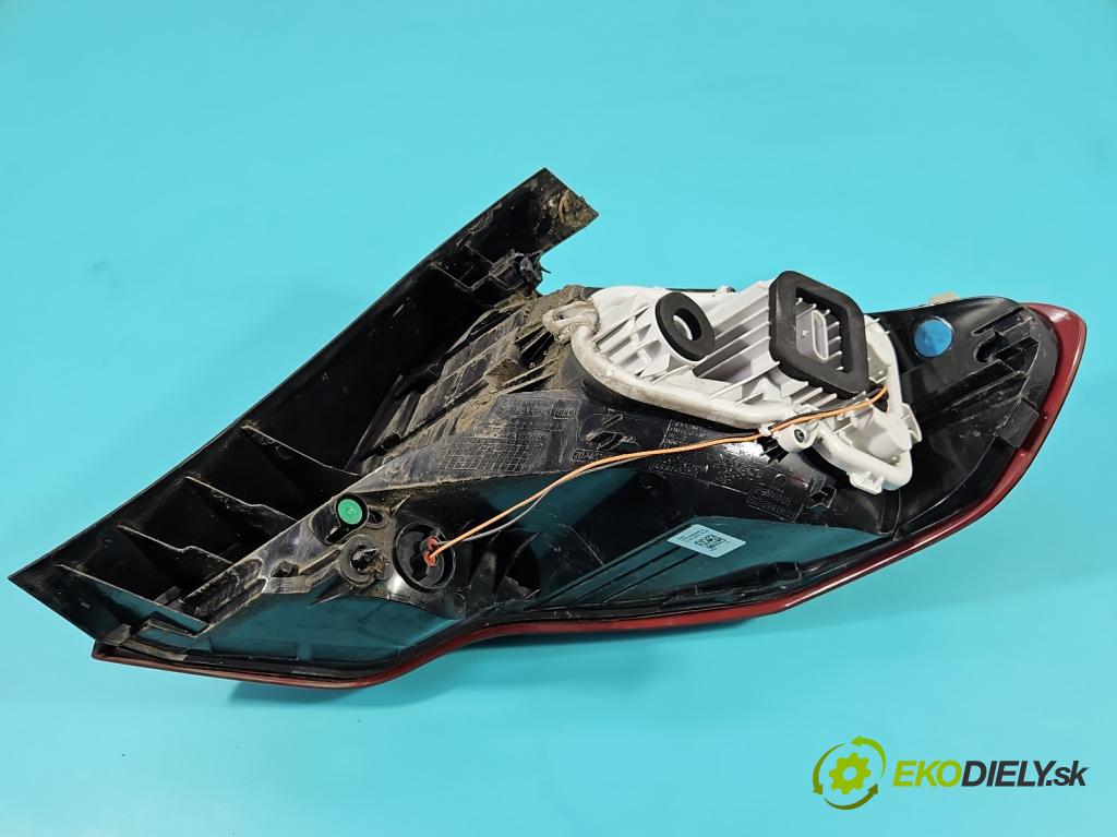 Fiat Tipo II 2015- 1.4 16V 95 HP manual 70 kW 1368 cm3 4- svetlo / reflektor zadné ľavé 521029670 (Kľučka dverí ostatné)