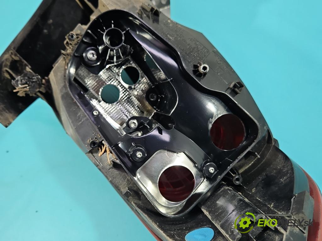 Fiat Tipo II 2015- 1.4 16V 95 HP manual 70 kW 1368 cm3 4- svetlo / reflektor zadné pravé 519844870 (Kľučka dverí ostatné)