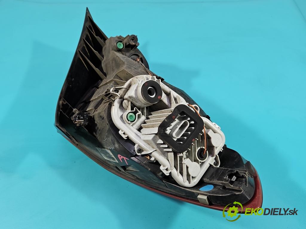 Fiat Tipo II 2015- 1.4 16V 95 HP manual 70 kW 1368 cm3 4- svetlo / reflektor zadné pravé 519844870 (Kľučka dverí ostatné)