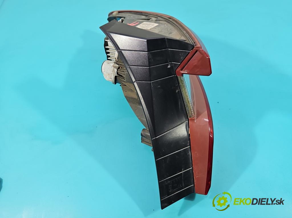 Fiat Tipo II 2015- 1.4 16V 95 HP manual 70 kW 1368 cm3 4- svetlo / reflektor zadné pravé 519844870 (Kľučka dverí ostatné)