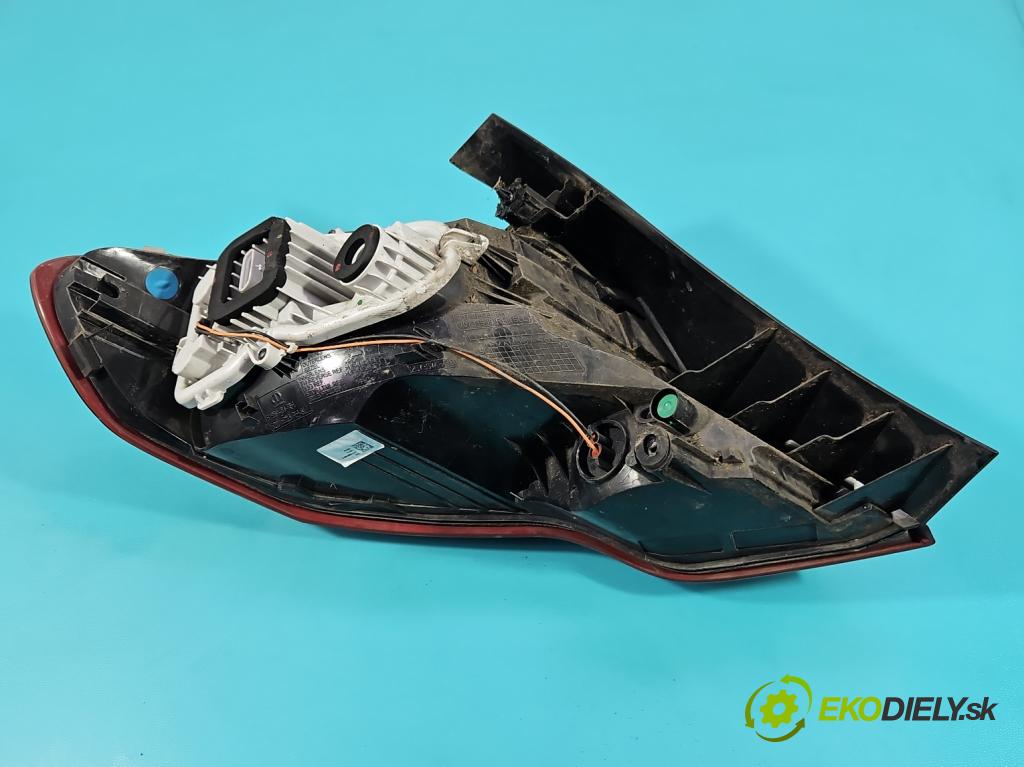 Fiat Tipo II 2015- 1.4 16V 95 HP manual 70 kW 1368 cm3 4- svetlo / reflektor zadné pravé 519844870 (Kľučka dverí ostatné)