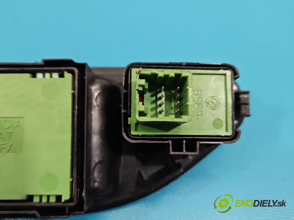 Fiat Tipo II 2015- 1.4 16V 95 HP manual 70 kW 1368 cm3 4- prepínač okien spätných zrkadiel 7356314780E