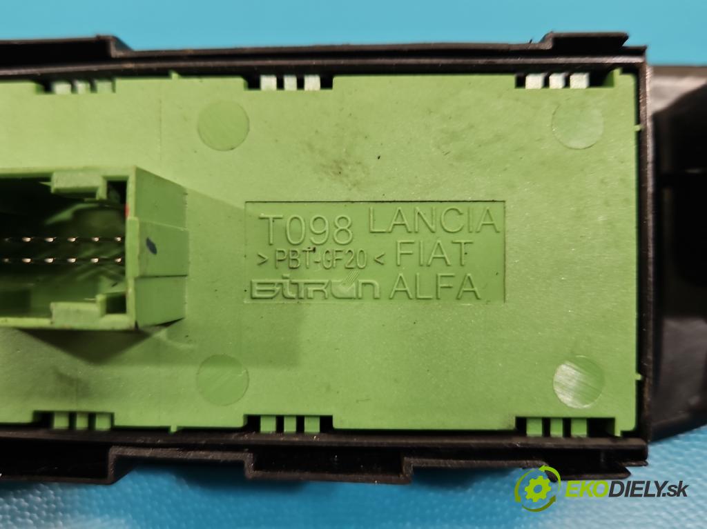 Fiat Tipo II 2015- 1.4 16V 95 HP manual 70 kW 1368 cm3 4- prepínač okien spätných zrkadiel 7356314780E