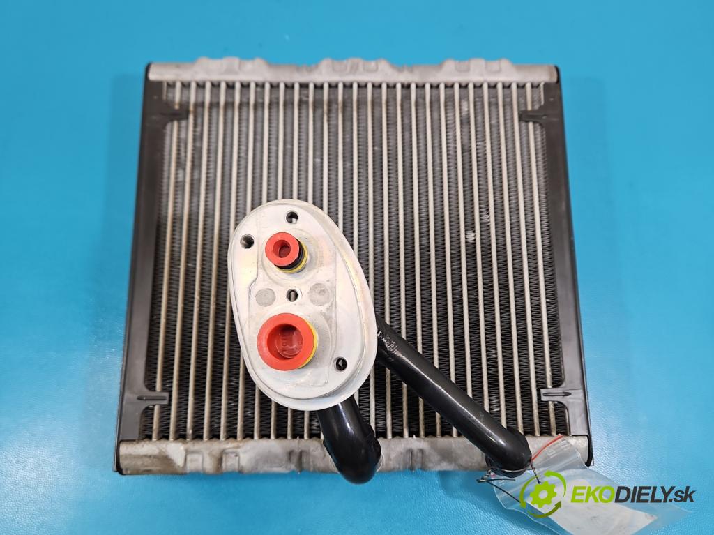 Volvo S90 II 2016- 2.0 T 320KM automatic 235 kW 1969 cm3 4- radiátor  (Radiátor topení)