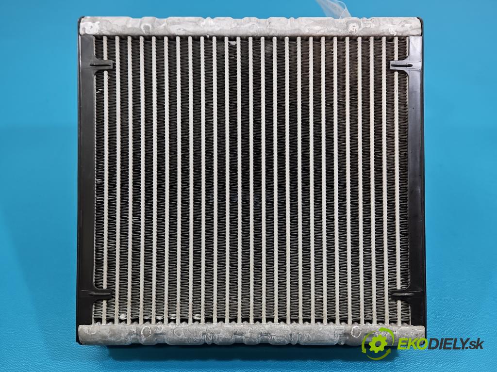 Volvo S90 II 2016- 2.0 T 320KM automatic 235 kW 1969 cm3 4- radiátor  (Radiátor topení)