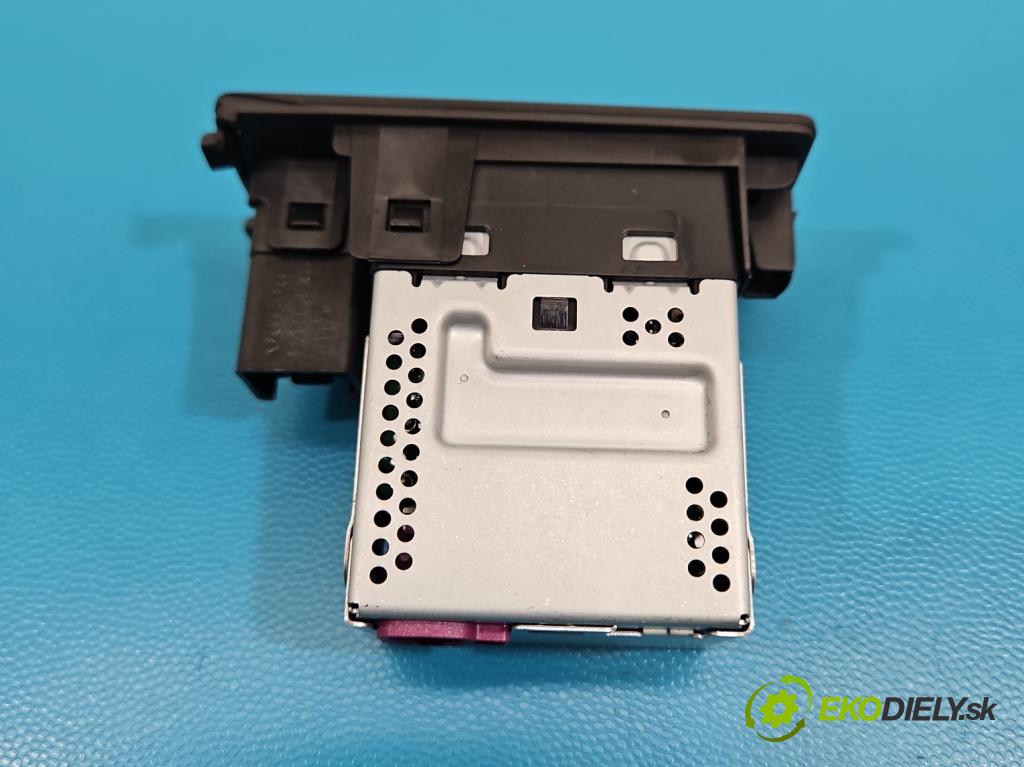 Volvo S90 II 2016- 2.0 T 320KM automatic 235 kW 1969 cm3 4- zásuvka USB 31407038