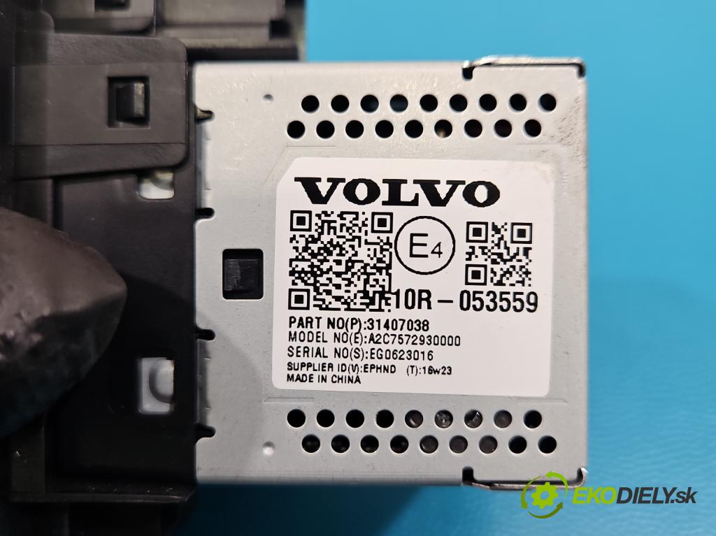 Volvo S90 II 2016- 2.0 T 320KM automatic 235 kW 1969 cm3 4- zásuvka USB 31407038