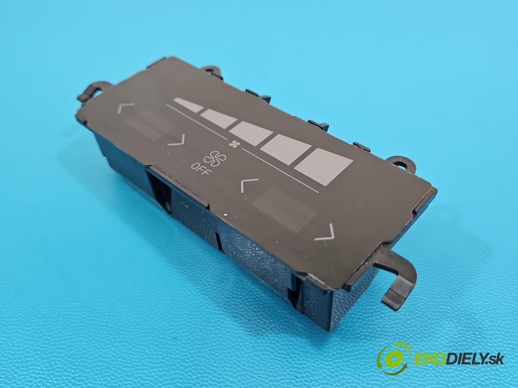 Volvo S90 II 2016- 2.0 T 320KM automatic 235 kW 1969 cm3 4- palubní deska panel topení P31346788