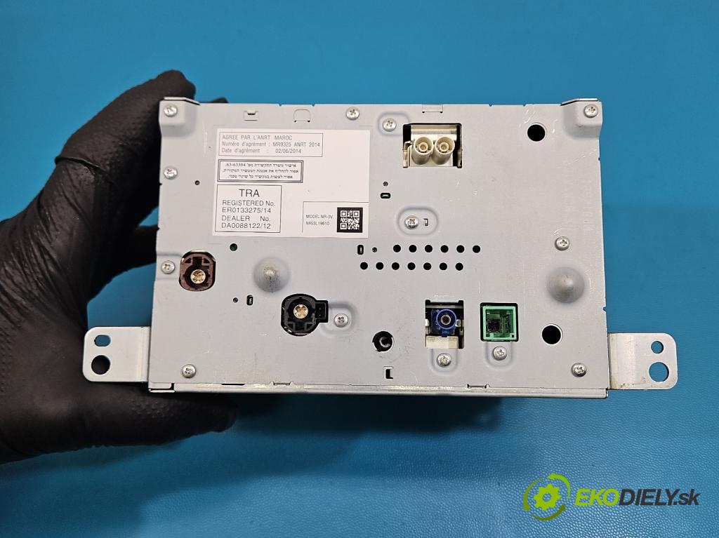 Volvo S90 II 2016- 2.0 T 320KM automatic 235 kW 1969 cm3 4- Radio originál P31667513