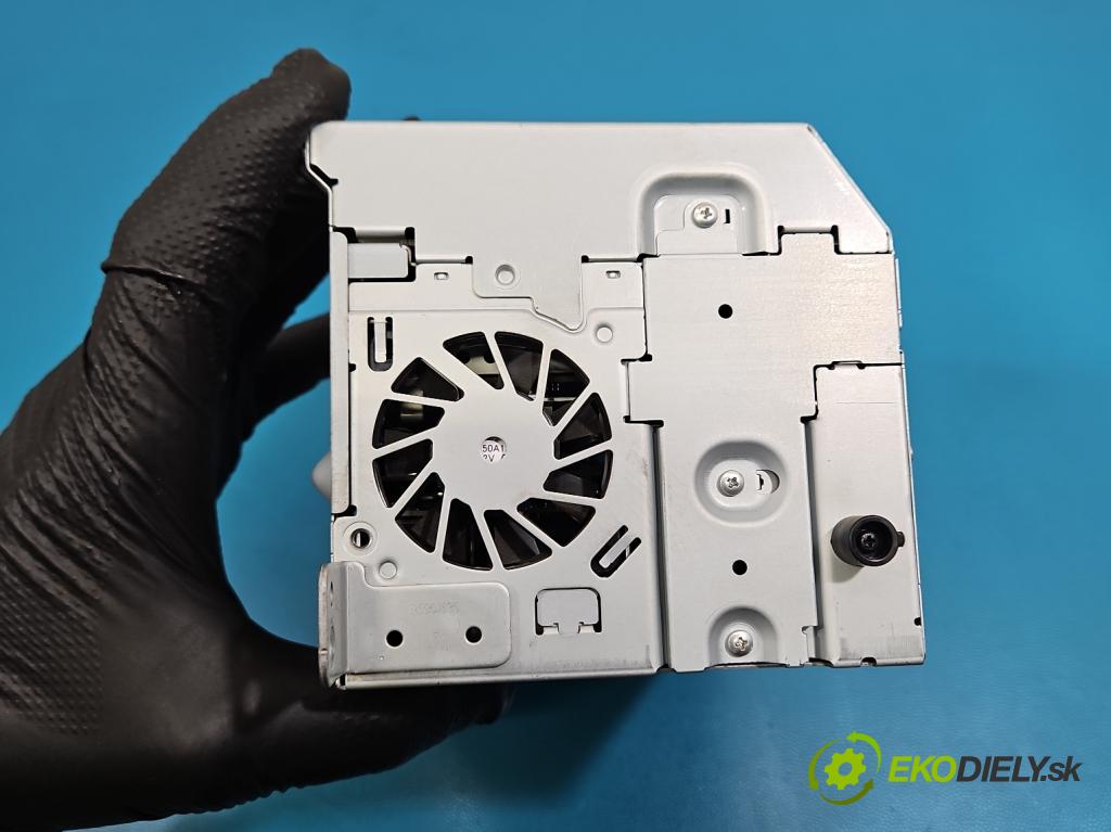 Volvo S90 II 2016- 2.0 T 320KM automatic 235 kW 1969 cm3 4- Radio originál P31667513