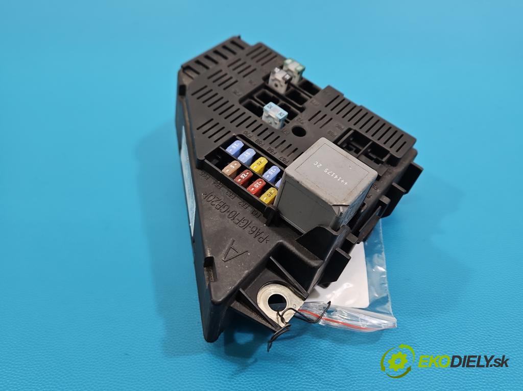 Volvo S90 II 2016- 2.0 T 320KM automatic 235 kW 1969 cm3 4- skrinka poistka 31453252 (Poistková skrinka)