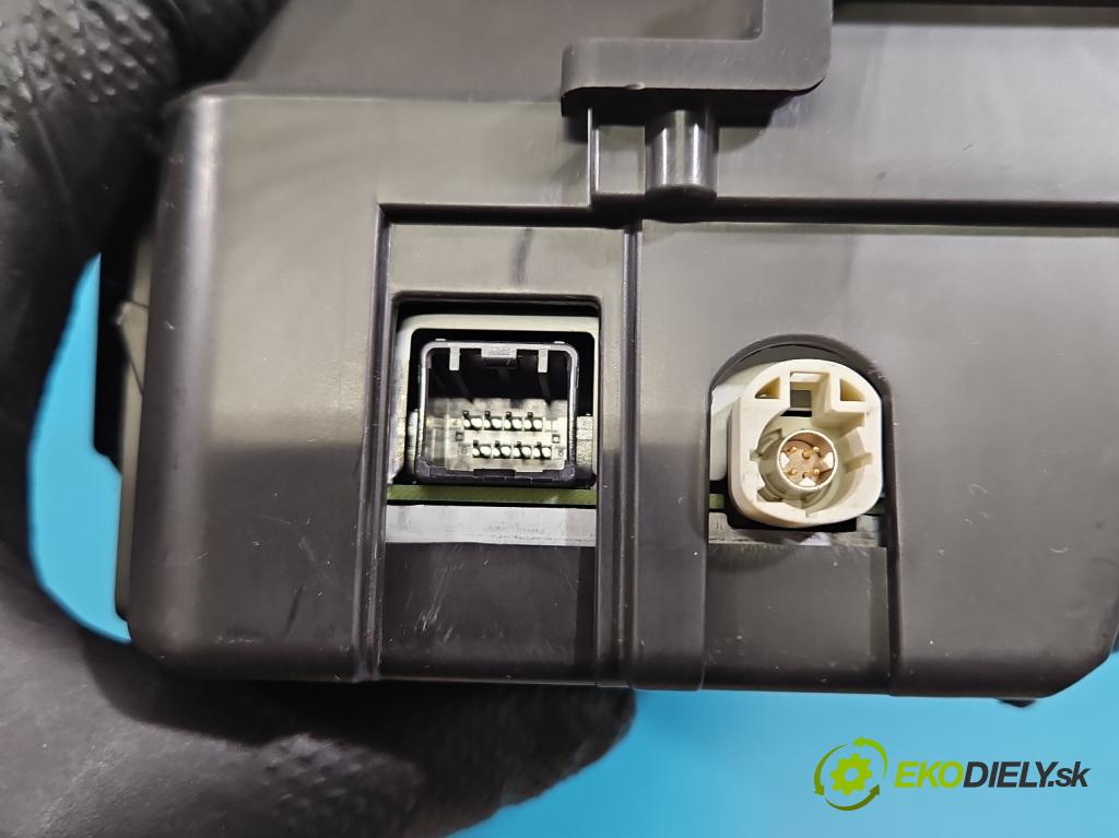 Volvo S90 II 2016- 2.0 T 320KM automatic 235 kW 1969 cm3 4- displej 31376712 (Přístrojová deska)