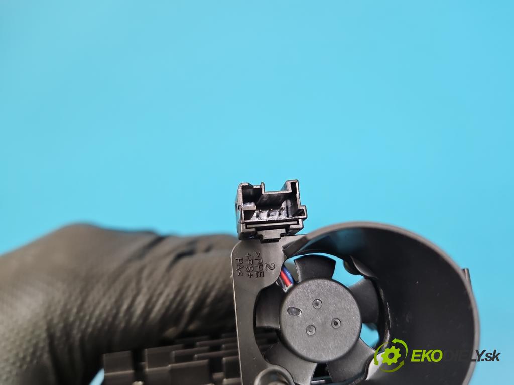 Volvo S90 II 2016- 2.0 T 320KM automatic 235 kW 1969 cm3 4- Kamera predné 31660077