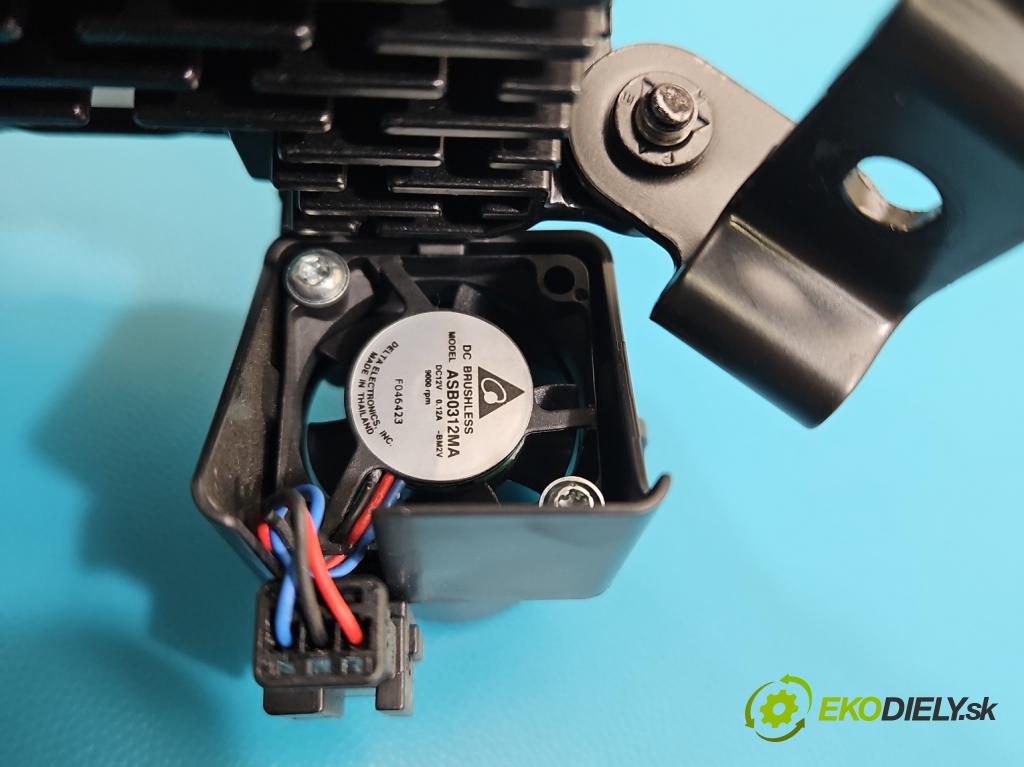 Volvo S90 II 2016- 2.0 T 320KM automatic 235 kW 1969 cm3 4- Kamera predné 31660077