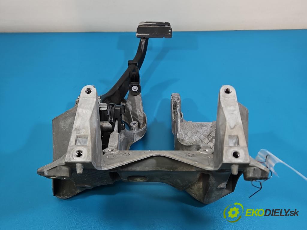 Volvo S90 II 2016- 2.0 T 320KM automatic 235 kW 1969 cm3 4- pedále ostatné 31381852