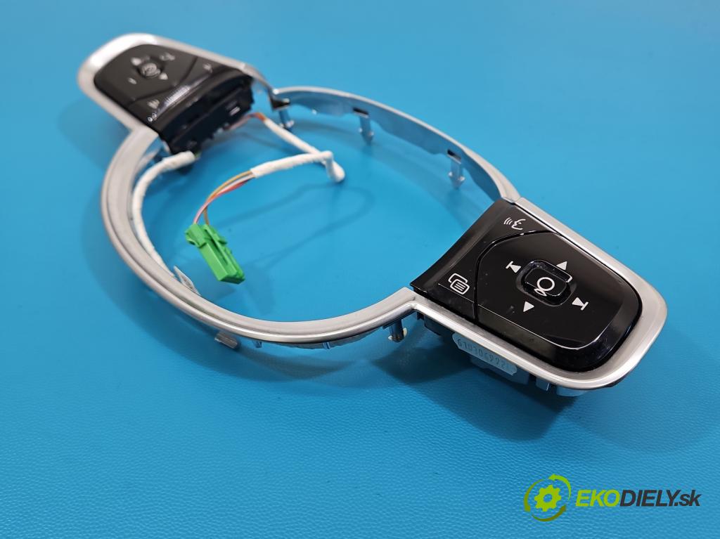 Volvo S90 II 2016- 2.0 T 320KM automatic 235 kW 1969 cm3 4- Přepínač multifunkční: řízení: 31443498 (Páčky pod volantem)