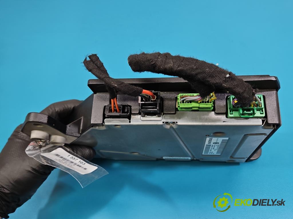 Volvo S90 II 2016- 2.0 T 320KM automatic 235 kW 1969 cm3 4- Zesilovač: 31456899AA (Zesilovač)