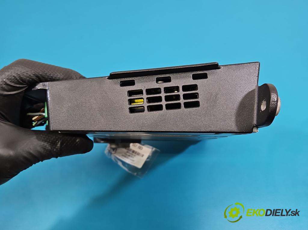 Volvo S90 II 2016- 2.0 T 320KM automatic 235 kW 1969 cm3 4- Zesilovač: 31456899AA (Zesilovač)