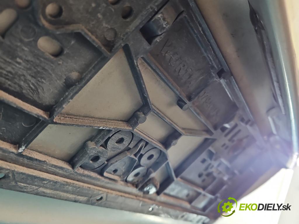 Toyota Avensis II T25 2003-2008 2.0 vvti 147 HP manual 108 kW 1998 cm3 5- zadna kufor  (Kapota zadná (kufor))