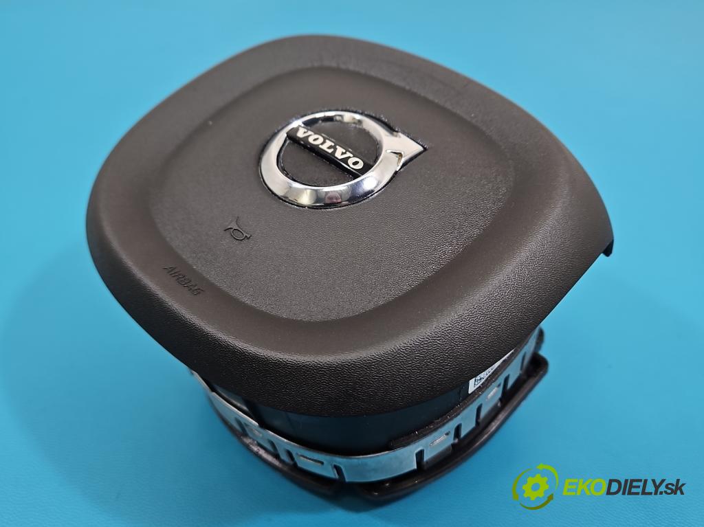 Volvo S90 II 2016- 2.0 T 320KM automatic 235 kW 1969 cm3 4- Polštář: vzduch: Řidič: P39825814 (Airbag)