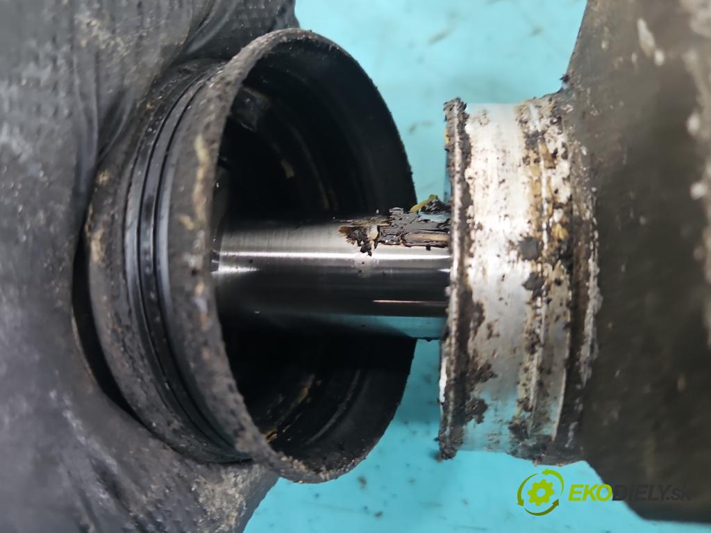 Audi A4 B8 2007-2015 2.0 tdi 136 HP manual 100 kW 1968 cm3 4- Ozubené kolo: volant 8T1422066C