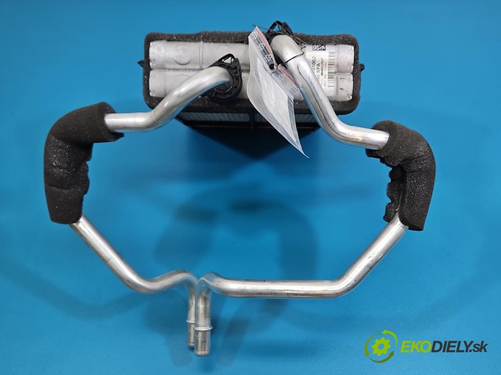 Volvo S90 II 2016- 2.0 T 320KM automatic 235 kW 1969 cm3 4- radiátor EK701002 (Radiátor topení)