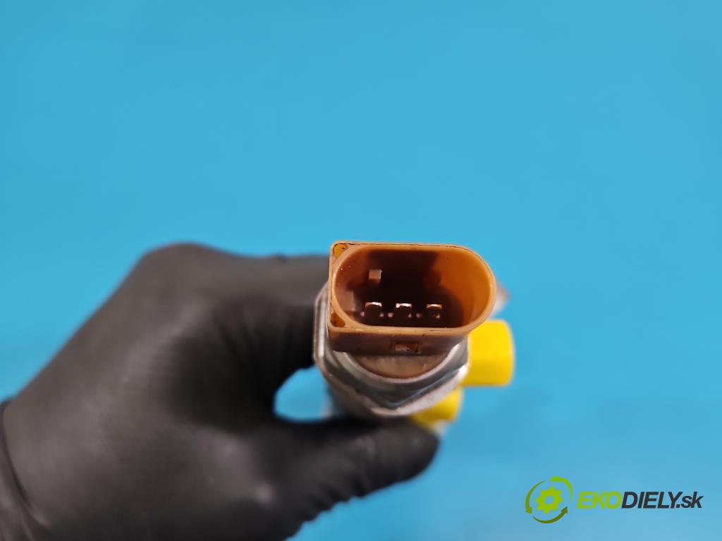 Audi A4 B8 2007-2015 2.0 tdi 136 HP manual 100 kW 1968 cm3 4- lišta vstrekovacia 0281006002 (Vstrekovacia lišta)