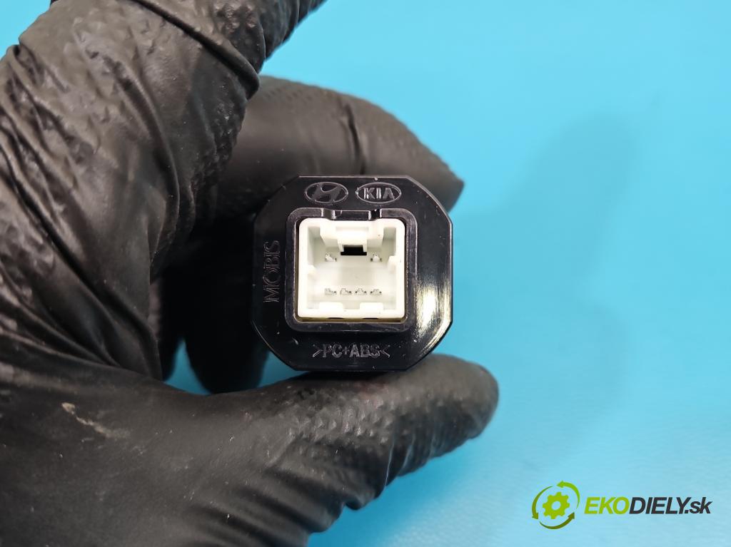 Kia Niro I 2016-2022 1.6 GDI 105 HP automatic 77 kW 1580 cm3 5- zásuvka USB 96125-D4000