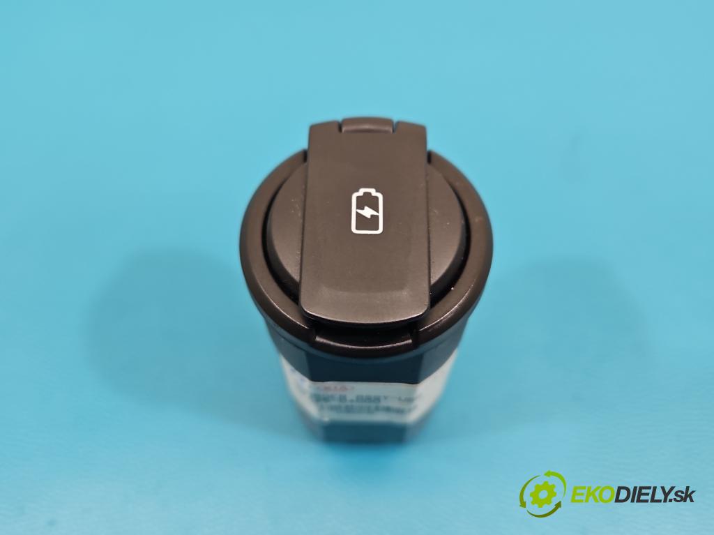 Kia Niro I 2016-2022 1.6 GDI 105 HP automatic 77 kW 1580 cm3 5- zásuvka USB 96125-D4000