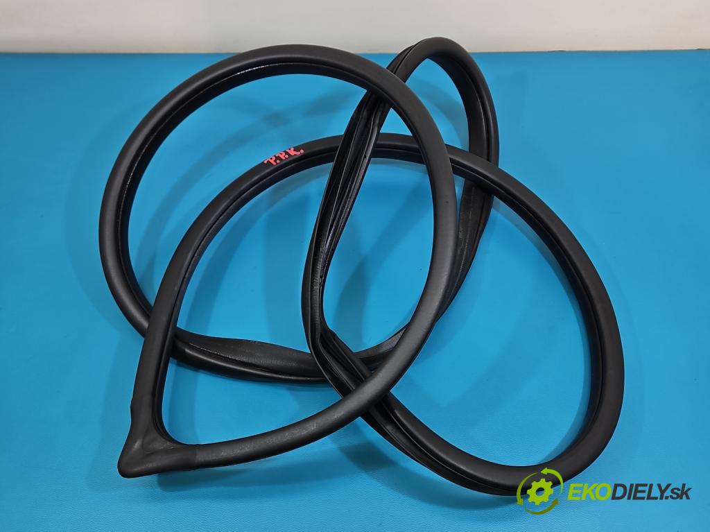 Kia Niro I 2016-2022 1.6 GDI 105 hp automatic 77 kW 1580 cm3 5- Těsnění: dveře přední pravé