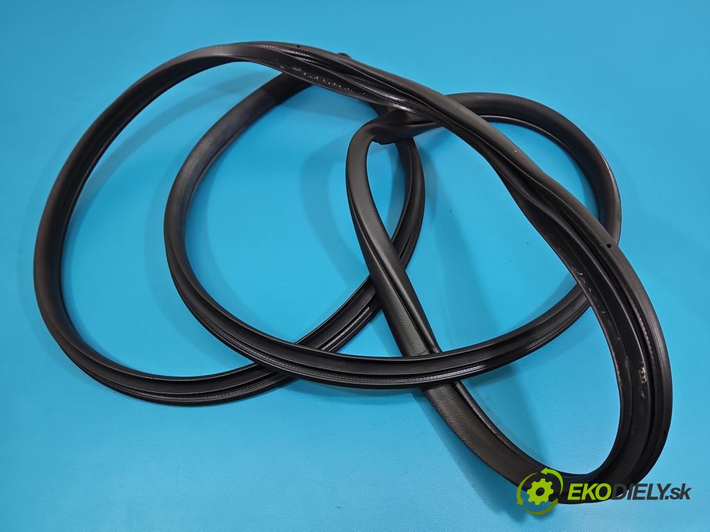 Kia Niro I 2016-2022 1.6 GDI 105 hp automatic 77 kW 1580 cm3 5- Těsnění: dveře přední pravé