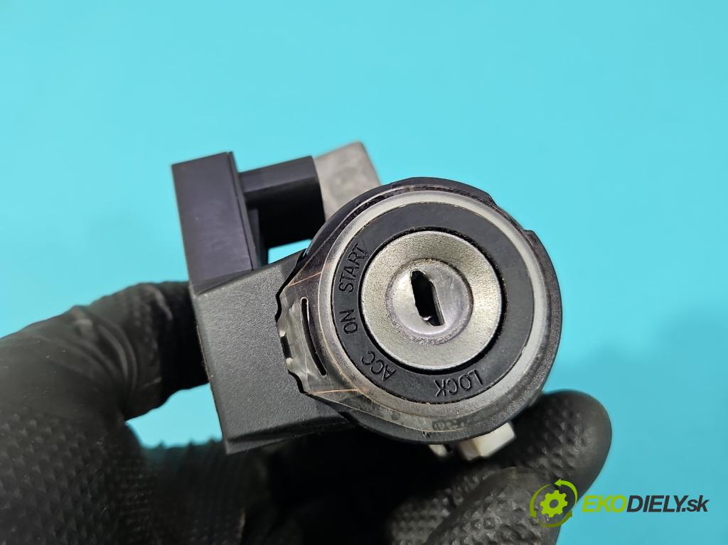 Toyota Avensis II T25 2003-2008 2.0 vvti 147 hp manual 108 kW 1998 cm3 5- řídící jednotka motoru 89661-05630