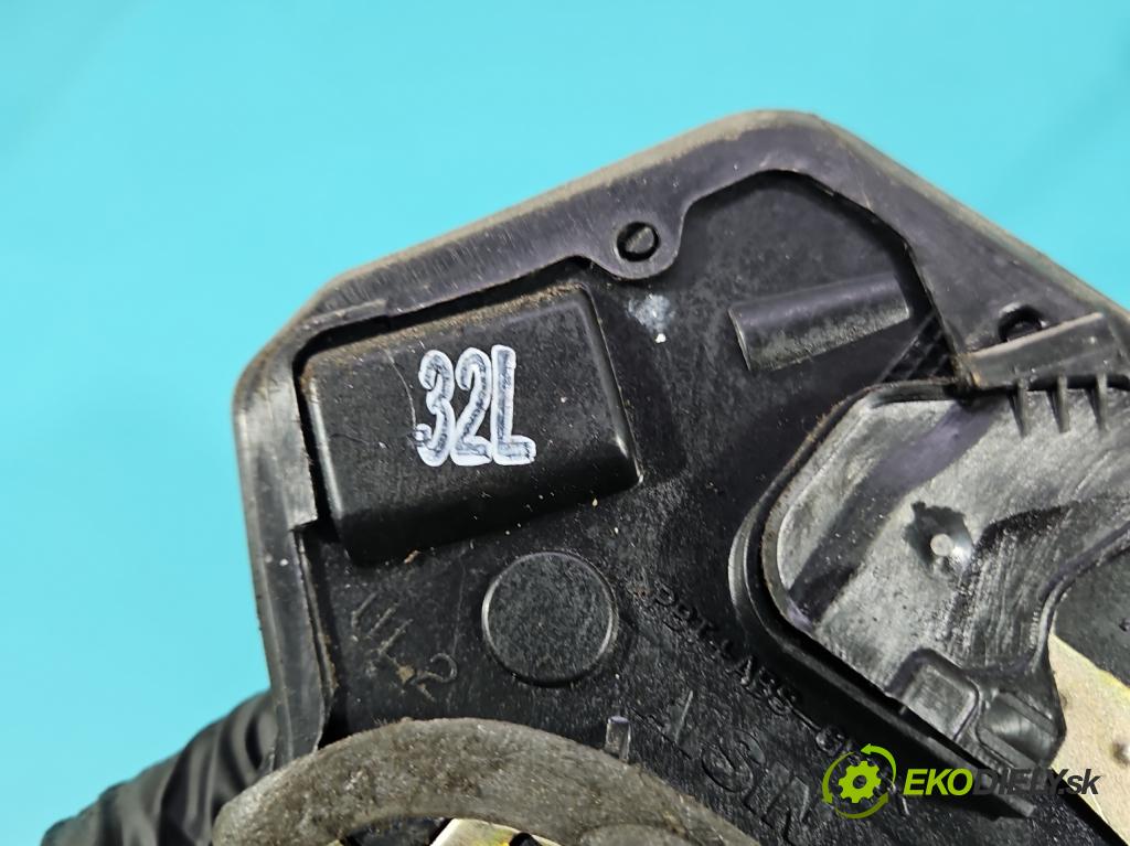 Toyota Avensis II T25 2003-2008 2.0 vvti 147 hp manual 108 kW 1998 cm3 5- zámek zadní levý