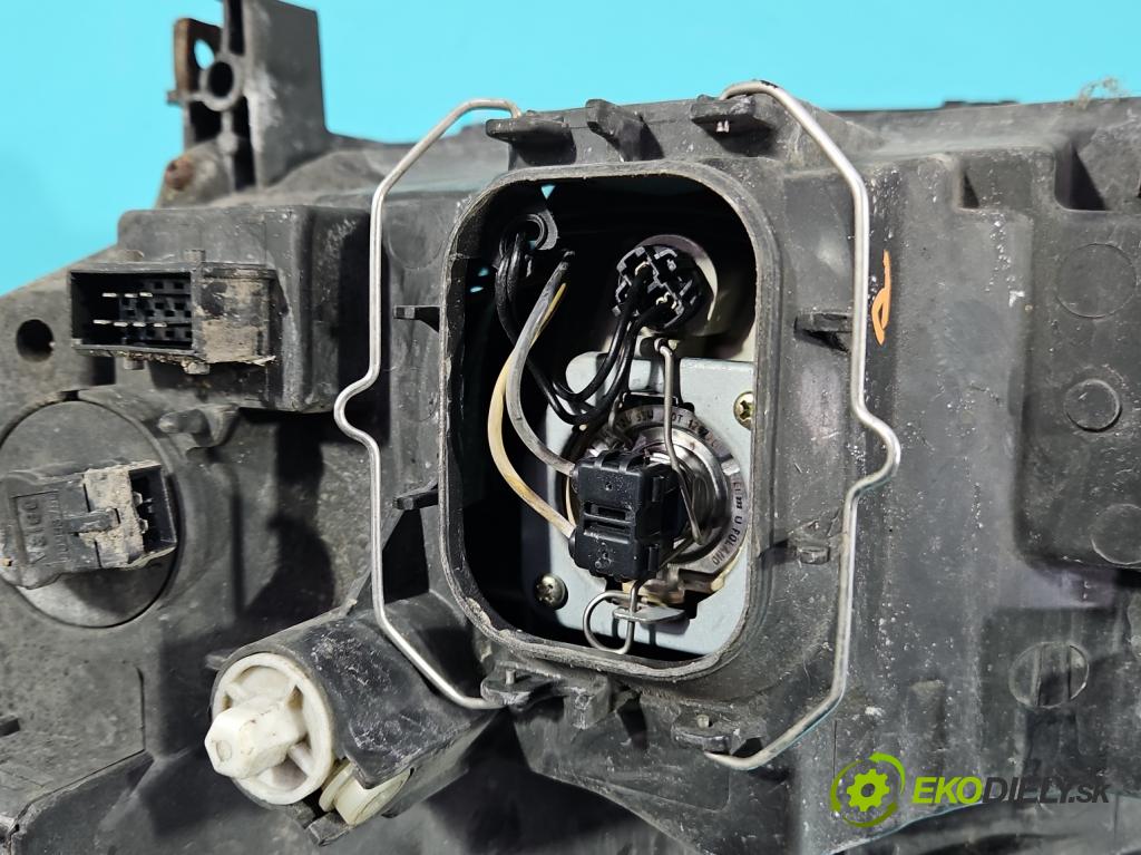 Toyota Corolla E12 2001-2009 1.6 vvti 110 hp manual 81 kW 1598 cm3 5- světlo pravý  (Pravé přední světlo)