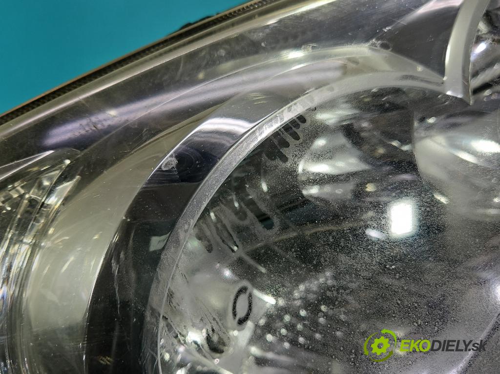 Toyota Corolla E12 2001-2009 1.6 vvti 110 hp manual 81 kW 1598 cm3 5- světlo pravý  (Pravé přední světlo)