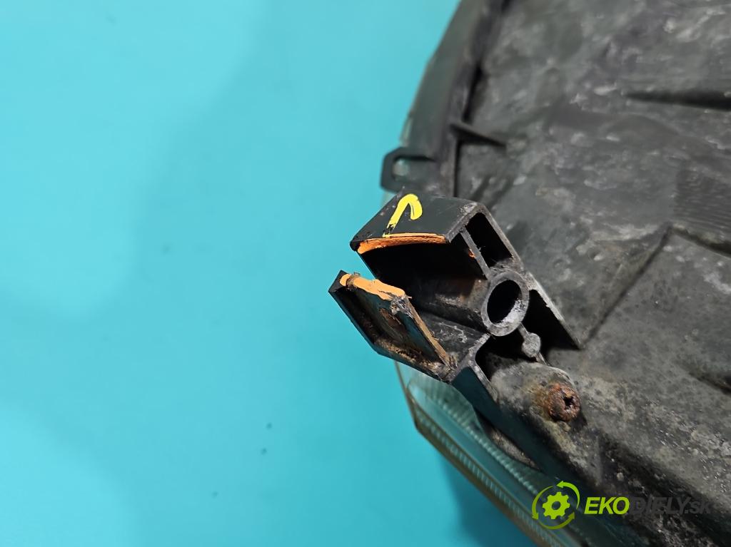 Toyota Corolla E12 2001-2009 1.6 vvti 110 hp manual 81 kW 1598 cm3 5- světlo pravý  (Pravé přední světlo)