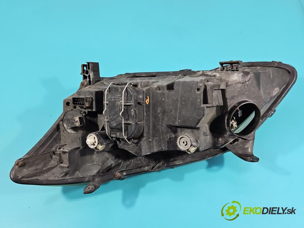 Toyota Corolla E12 2001-2009 1.6 vvti 110 hp manual 81 kW 1598 cm3 5- světlo pravý  (Pravé přední světlo)